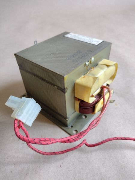 Трансформатор к микроволновке DW-N70S0-63T , DW-N7OSO-63T б / у трансформатор для микроволновки 13136 фото