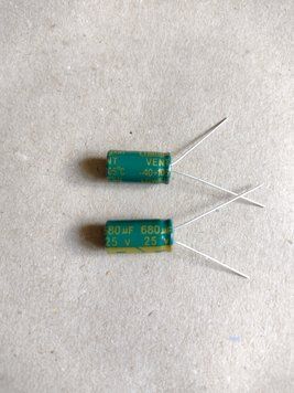 Конденсатор 25В, 680мкФ,Електролітичний конденсатор 680UF 25V,електроліт 25в 680мкф 10514 фото